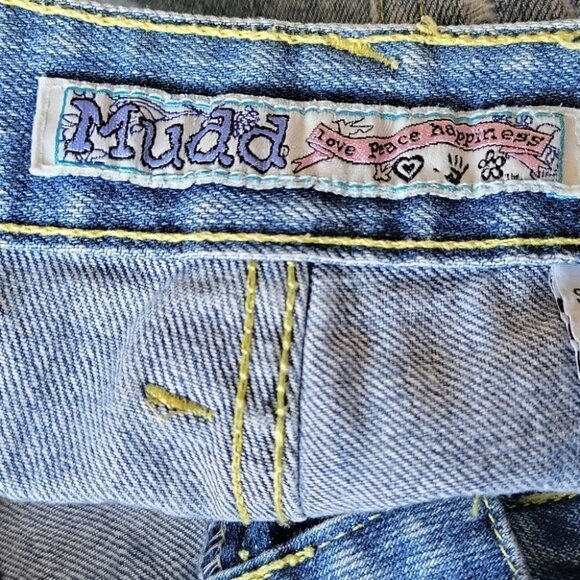 Women's Ripped Knee Jean Shorts by Mudd (size 7) - Picture 8 of 8